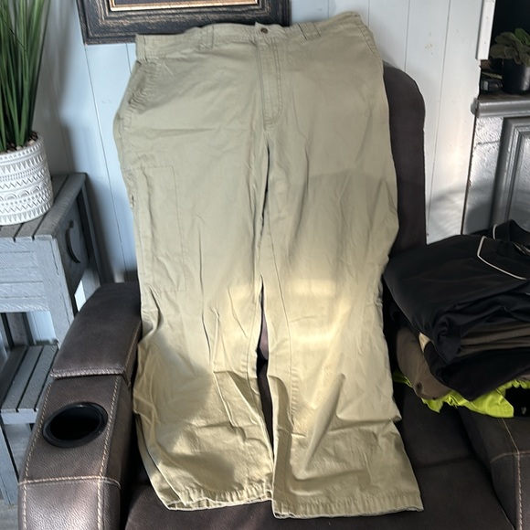 Men’s light khaki Columbia pants - Picture 2 of 2